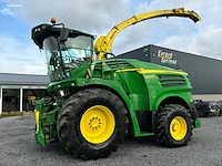 Zelfrijdende veldhakselaar john deere 8700i - afbeelding 1 van  22