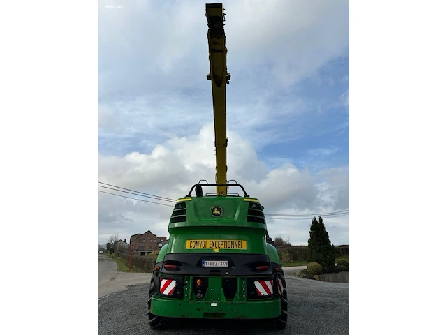 Zelfrijdende veldhakselaar john deere 8700i - afbeelding 17 van  22