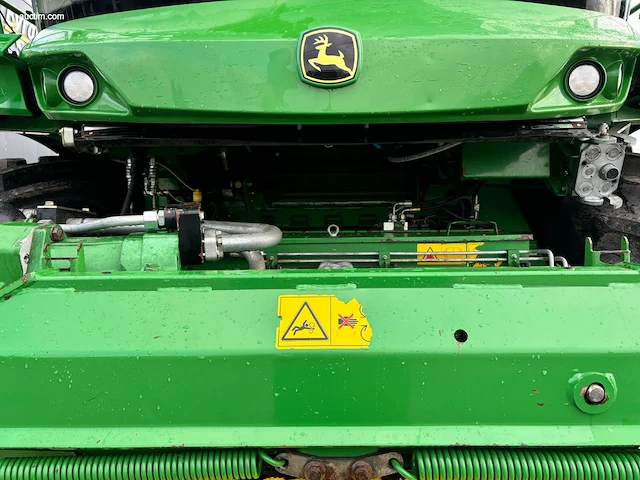 Zelfrijdende veldhakselaar john deere 8700i - afbeelding 18 van  22
