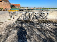 Zelfsluitend voederhuis, 6 dieren stalinrichting (6x)