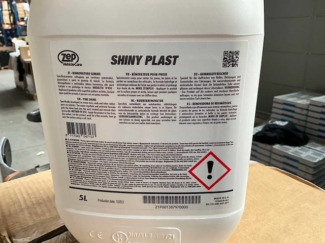 Zep vehicle care rubber renovator 5 liter (4x) - afbeelding 4 van  4
