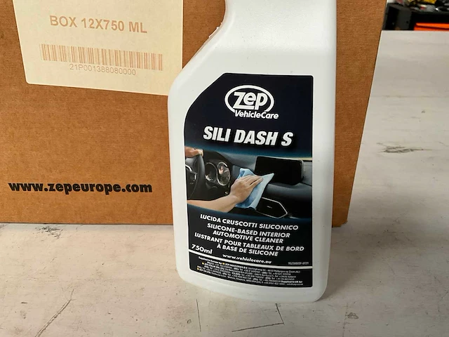 Zep vehicle care siliconenhoudende cockpitspray 750ml (12x) - afbeelding 2 van  4