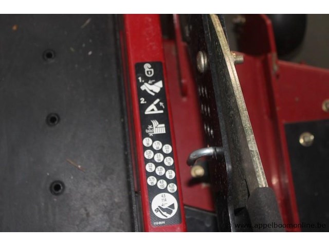 Zero-turn maaier toro titan zx5420, 146 u, luchtbanden, kawasaki fr691v motor - afbeelding 8 van  9
