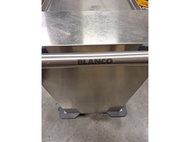 Zes karren - afbeelding 2 van  3