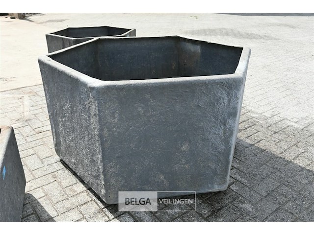 Zeshoekige kunststof bloembak - afbeelding 1 van  3