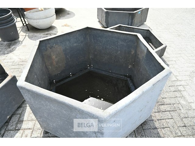 Zeshoekige kunststof bloembak - afbeelding 3 van  3