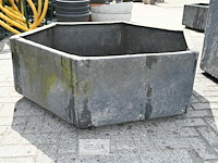 Zeshoekige kunststof bloembak - afbeelding 2 van  3