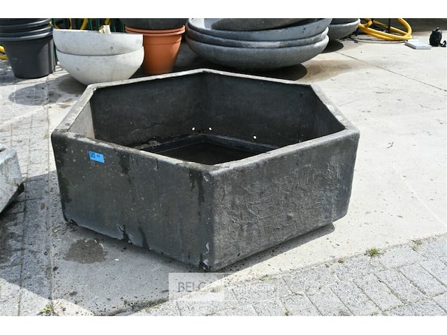 Zeshoekige kunststof bloembak - afbeelding 1 van  3