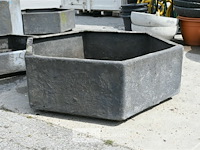 Zeshoekige kunststof bloembak - afbeelding 2 van  3