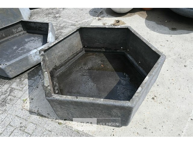 Zeshoekige kunststof bloembak - afbeelding 3 van  3