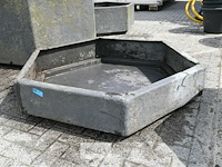 Zeshoekige kunststof bloembak - afbeelding 1 van  3