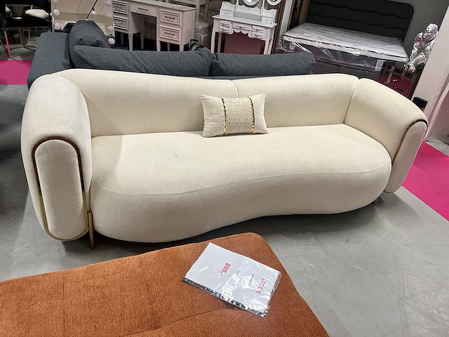 Zetel – design 1-zit | crème bouclé met goudkleurig frame - afbeelding 1 van  5