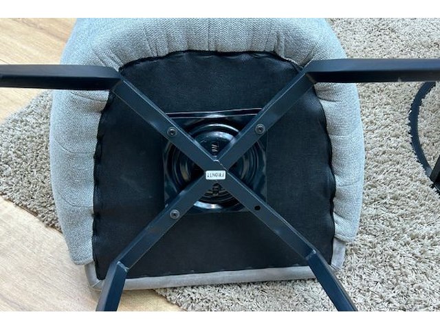 Zetel + tapijt, tafeltje en 2 stoelen - afbeelding 3 van  16