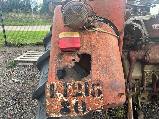 Zetor 5511 antieke tractor - afbeelding 14 van  22