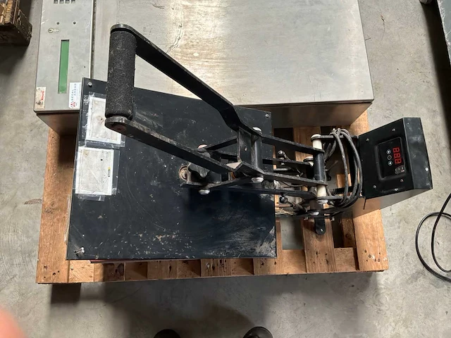 Zhenda textiel-persmachine - afbeelding 4 van  5