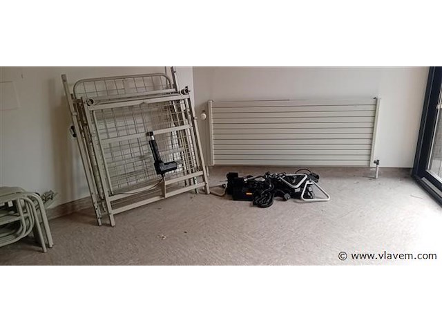 Ziekenhuis bed - afbeelding 3 van  3
