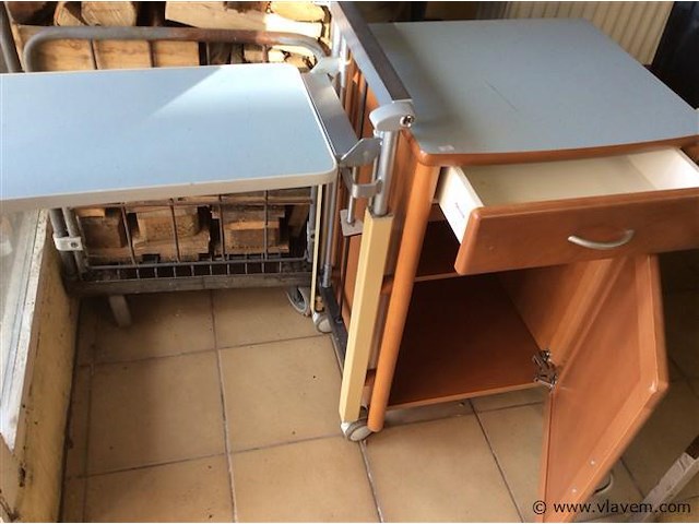 Ziekenhuis bijzettafeltje - afbeelding 1 van  3