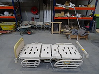 Ziekenhuisbed + bed - afbeelding 1 van  9