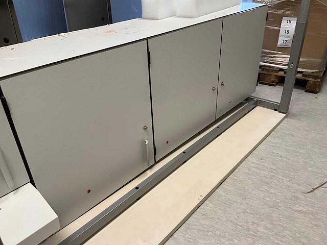 Ziekenhuiskast voorzien van afzuigkap - afbeelding 2 van  3