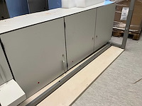 Ziekenhuiskast voorzien van afzuigkap - afbeelding 2 van  3