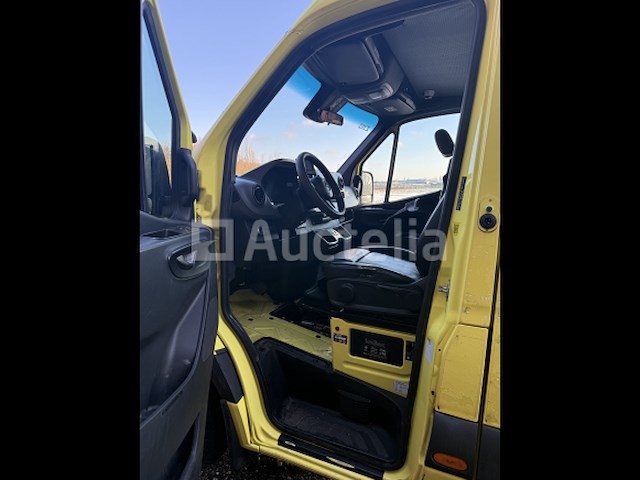 Ziekenwagen mercedes sprinter ( 2020 / wdb 907 653 1p 156 776 ) - afbeelding 31 van  34