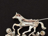 Zilvere broche met paard - afbeelding 4 van  4