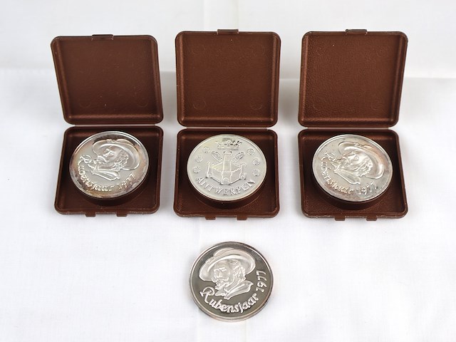 Zilveren herdenkingsmunt (x4) - afbeelding 1 van  4