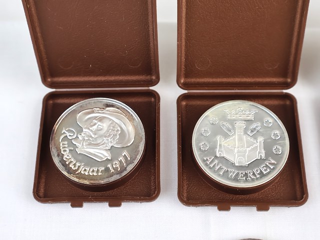 Zilveren herdenkingsmunt (x4) - afbeelding 2 van  4