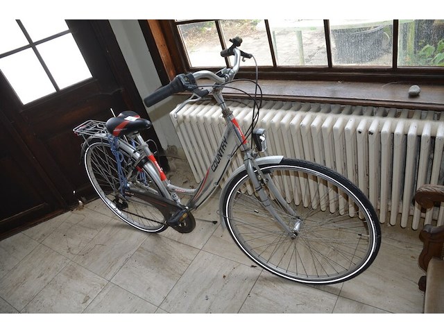 Zilverkleurige damesfiets country mbm - afbeelding 4 van  10