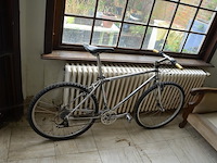 Zilverkleurige herenfiets sunn 5000r machine - afbeelding 1 van  9