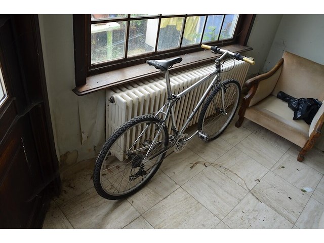 Zilverkleurige herenfiets sunn 5000r machine - afbeelding 2 van  9