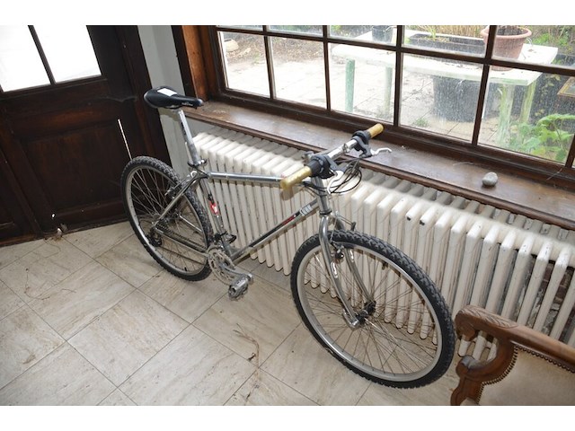 Zilverkleurige herenfiets sunn 5000r machine - afbeelding 3 van  9
