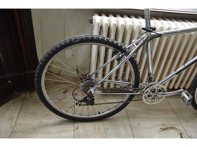 Zilverkleurige herenfiets sunn 5000r machine - afbeelding 4 van  9