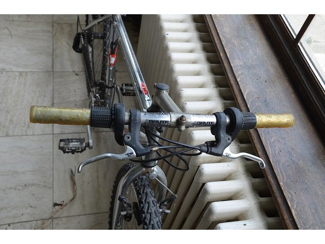 Zilverkleurige herenfiets sunn 5000r machine - afbeelding 7 van  9