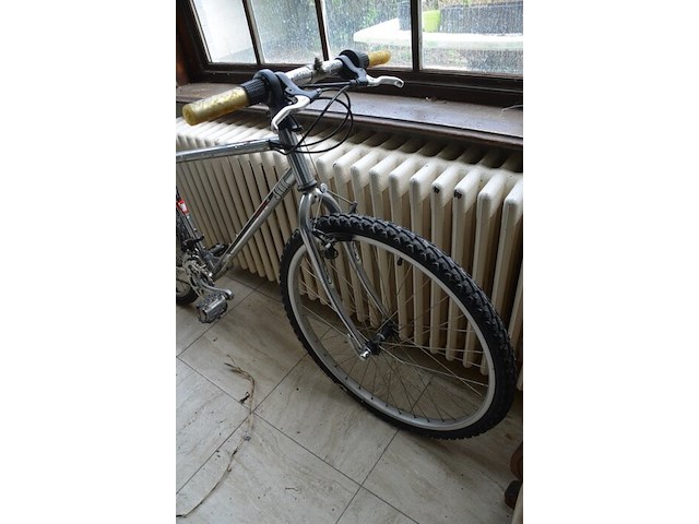 Zilverkleurige herenfiets sunn 5000r machine - afbeelding 8 van  9