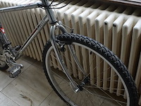Zilverkleurige herenfiets sunn 5000r machine - afbeelding 8 van  9