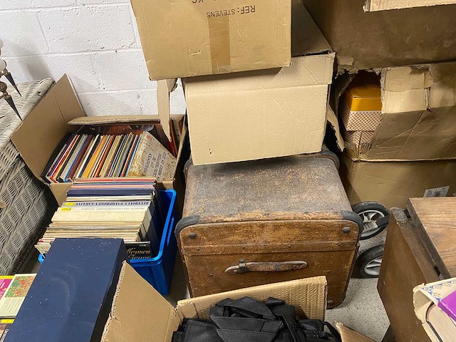 Zilverwerk, schilderijen, biblo, antiek enzovoort... - afbeelding 23 van  40