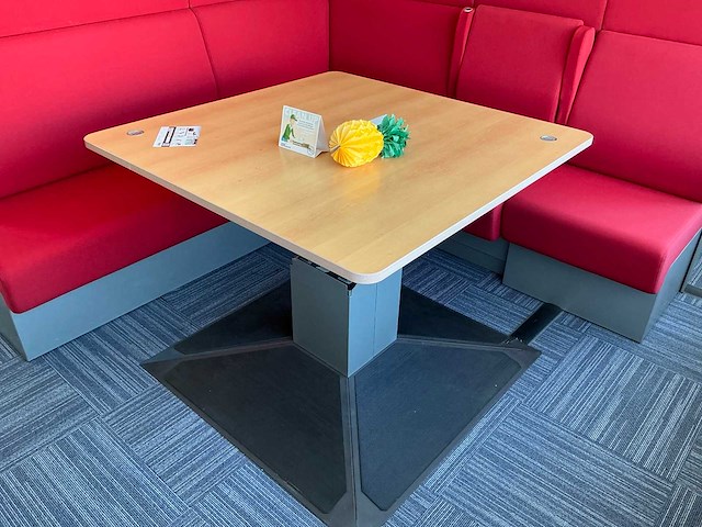 Zithoek + tafel - afbeelding 4 van  4