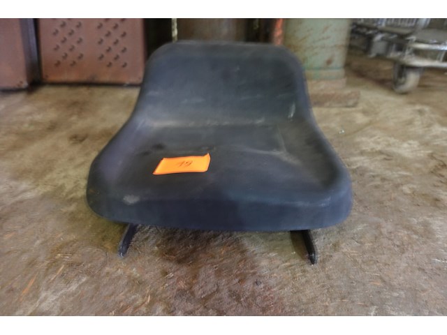 Zitje voor zitmaaier - afbeelding 1 van  3