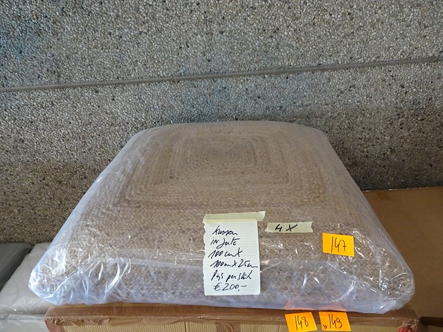 Zitkussen in jute - afbeelding 1 van  2