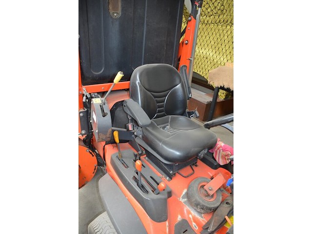 Zitmaaier met opraapsysteem kubota f3090, bouwjaar 2009 (niet getest) - afbeelding 2 van  24