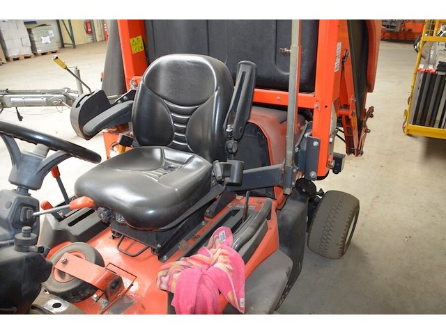 Zitmaaier met opraapsysteem kubota f3090, bouwjaar 2009 (niet getest) - afbeelding 6 van  24