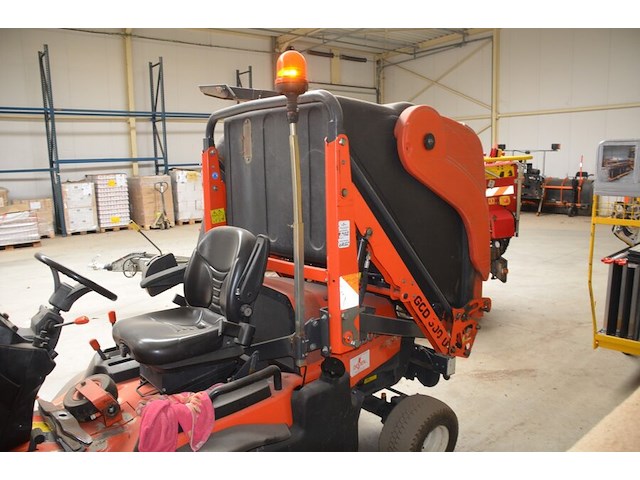 Zitmaaier met opraapsysteem kubota f3090, bouwjaar 2009 (niet getest) - afbeelding 7 van  24