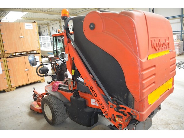 Zitmaaier met opraapsysteem kubota f3090, bouwjaar 2009 (niet getest) - afbeelding 14 van  24