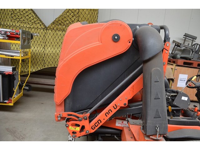Zitmaaier met opraapsysteem kubota f3090, bouwjaar 2009 (niet getest) - afbeelding 18 van  24