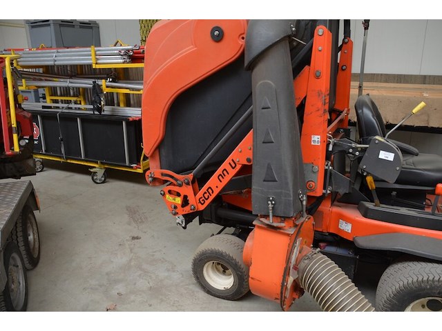 Zitmaaier met opraapsysteem kubota f3090, bouwjaar 2009 (niet getest) - afbeelding 19 van  24
