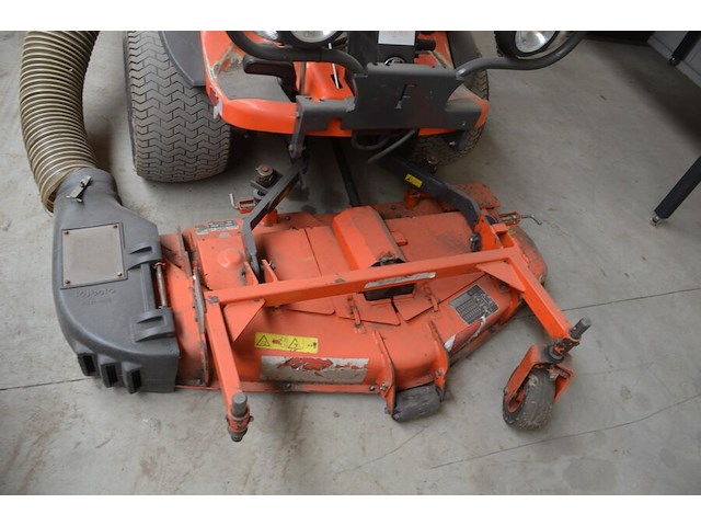 Zitmaaier met opraapsysteem kubota f3090, bouwjaar 2009 (niet getest) - afbeelding 21 van  24