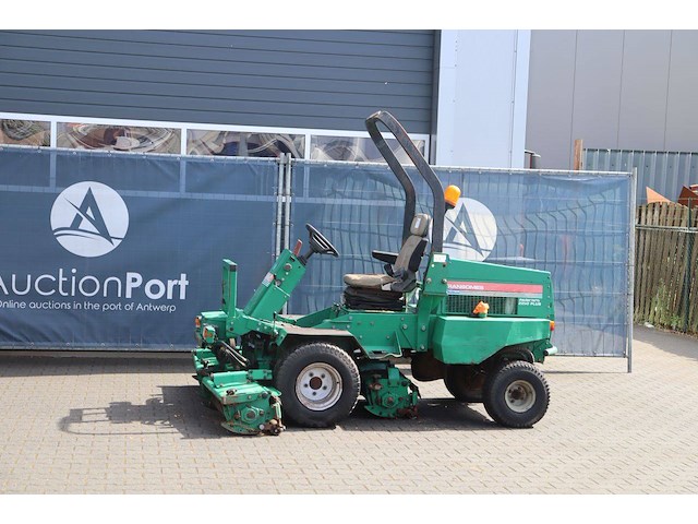Zitmaaier ransomes parkway 2250 diesel - afbeelding 1 van  1