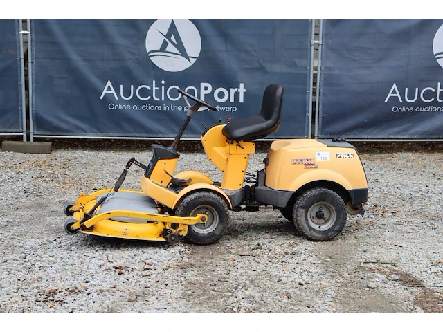 Zitmaaier stiga p901 benzine 2006 - afbeelding 1 van  1