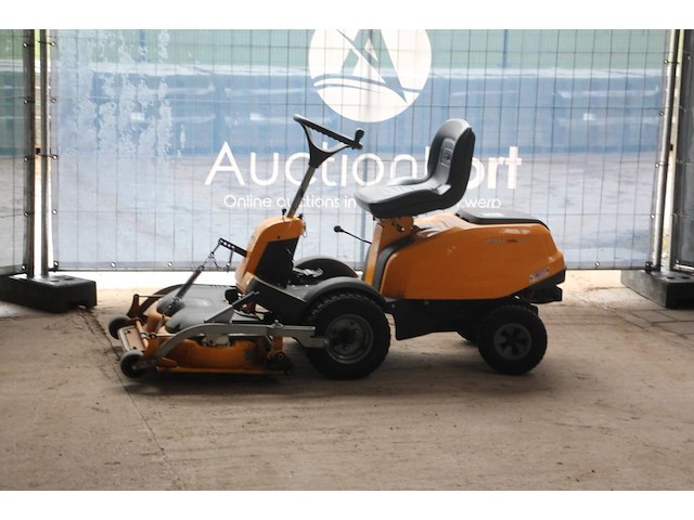 Zitmaaier stiga v301 benzine 10pk 2020 - afbeelding 1 van  1